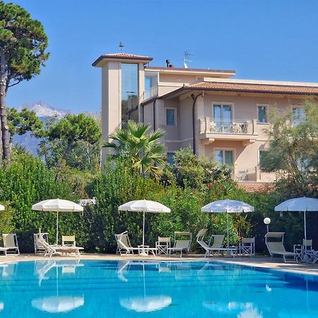 Hotel Villa Elsa Marina di Massa Exteriör bild
