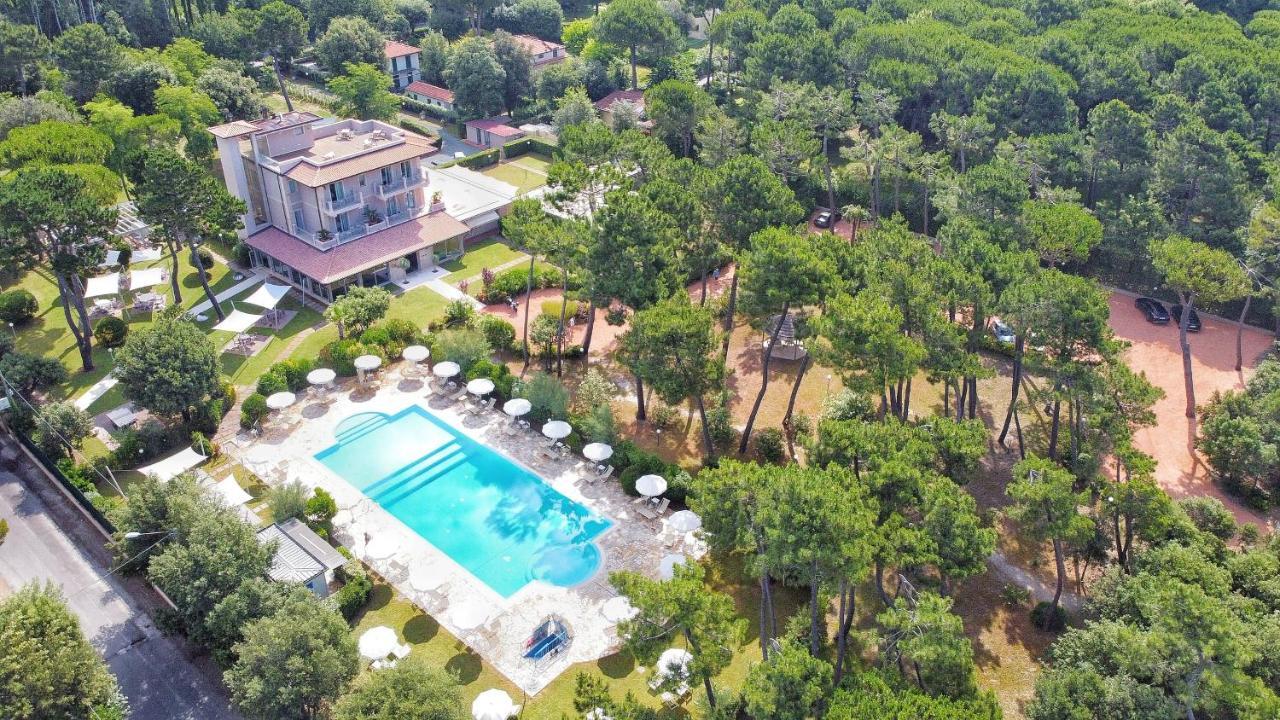 Hotel Villa Elsa Marina di Massa Exteriör bild