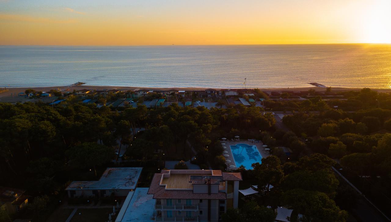 Hotel Villa Elsa Marina di Massa Exteriör bild
