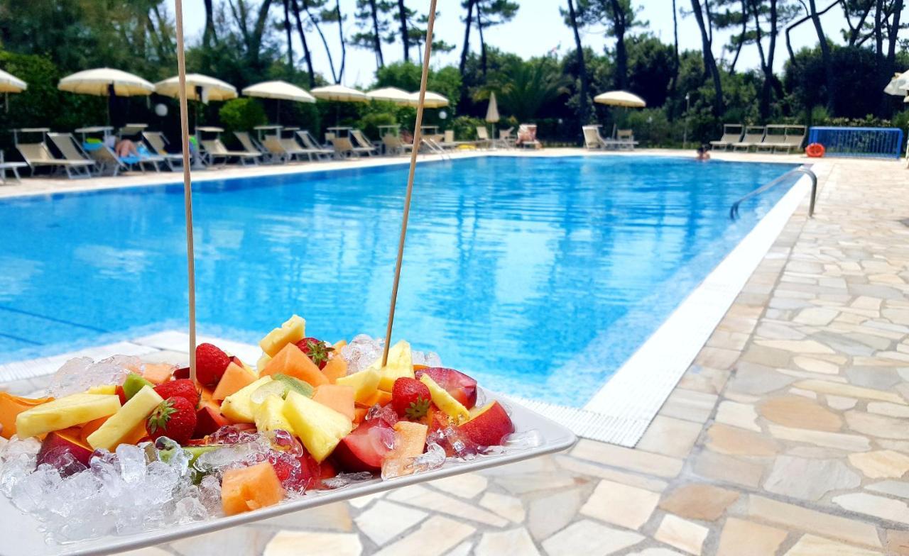 Hotel Villa Elsa Marina di Massa Exteriör bild